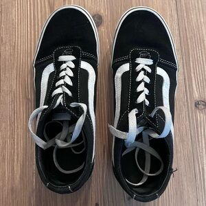 Black Lowtop Vans